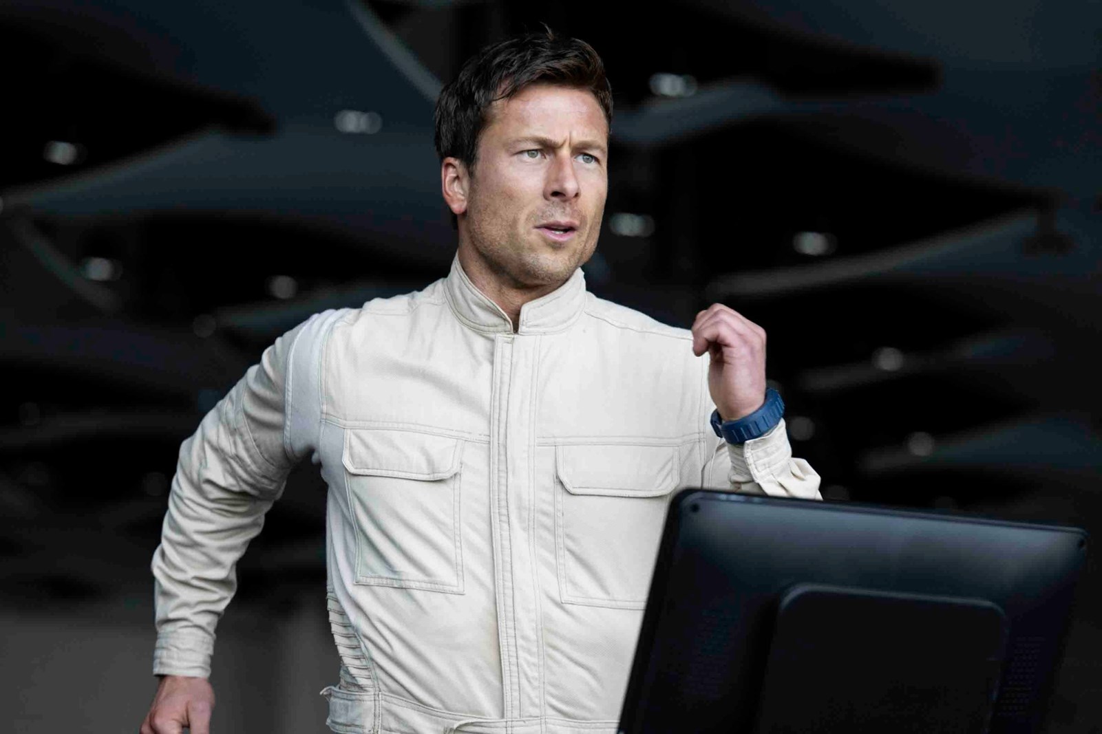 Ο Glen Powell στο Running Man ξαναγράφει τον μύθο του action hero-Μια κριτική του Γιώργου Σατσίδη