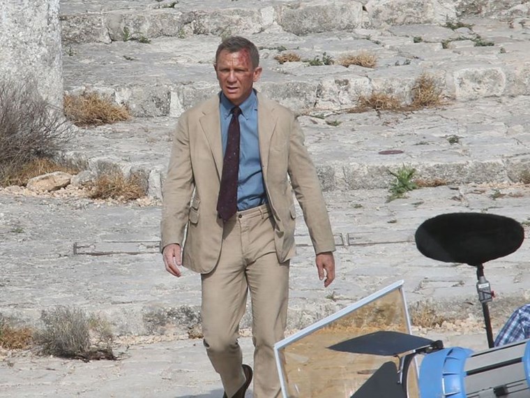 Τα cool outfits του James Bond στο No Time to Die