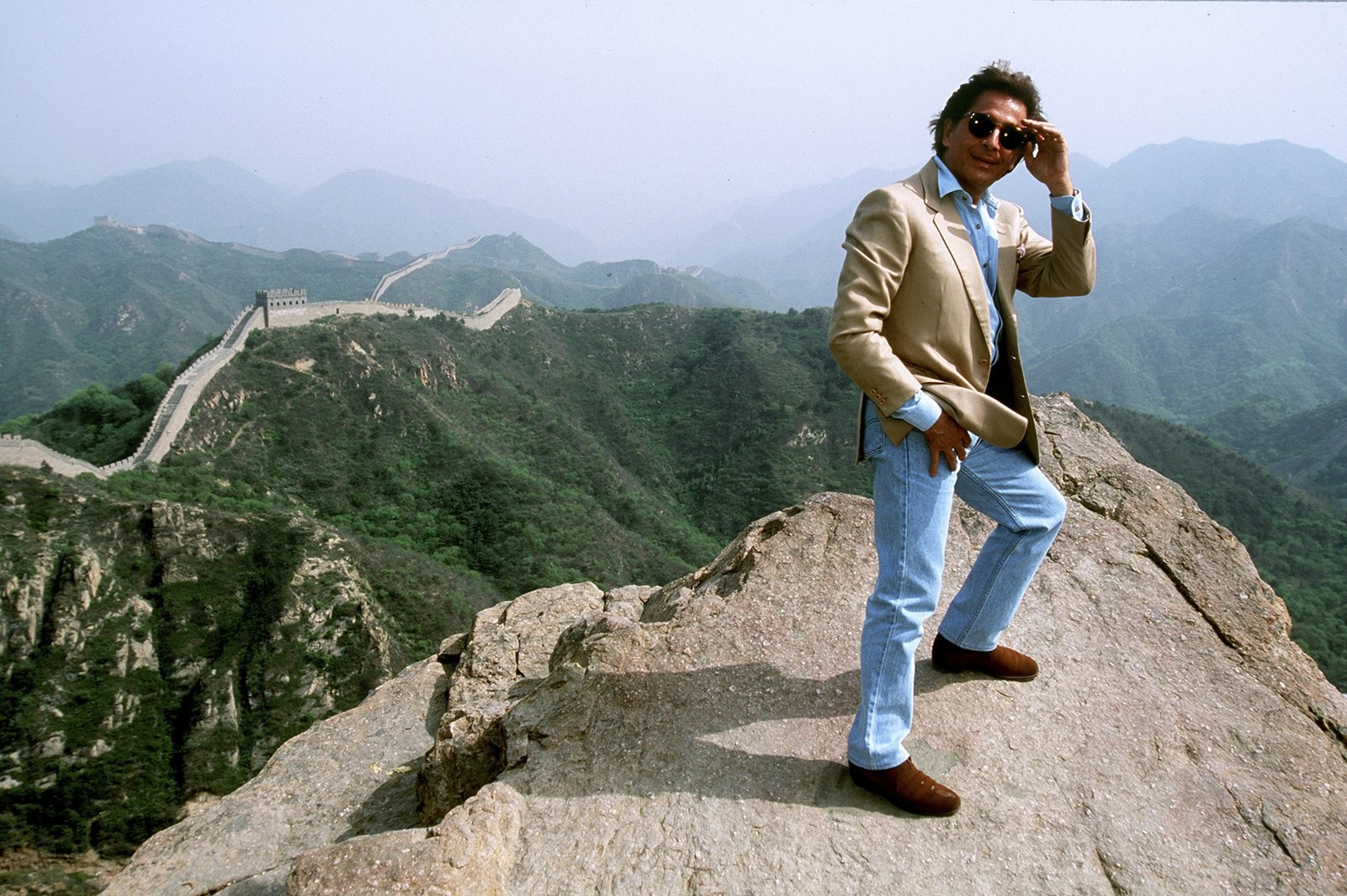 Valentino Garavani 1932-2026 | Η κομψότητα ως τέχνη μέσα από το έργο του αείμνηστου σχεδιαστή μόδας