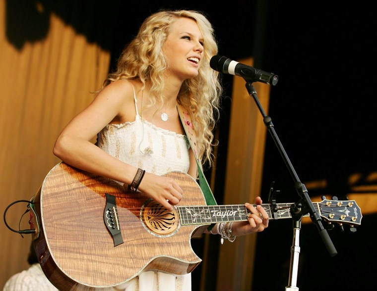 TAYLOR SWIFT