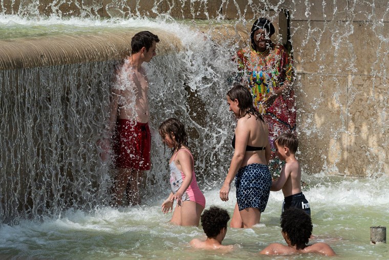 Παρίσι Τροκαντερό καύσωνας 17