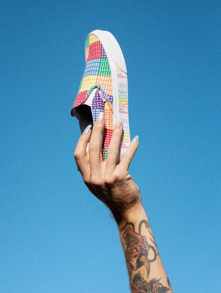 Η Vans τιμά το Pride 2021