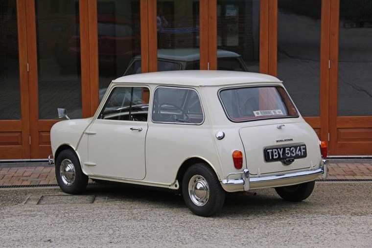 Ένα ολοκαίνουργιο Mini Cooper του '68 βγαίνει στο σφυρί