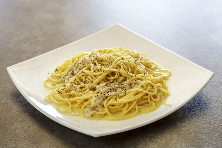 Πώς θα φτιάξεις την τέλεια cacio e pepe