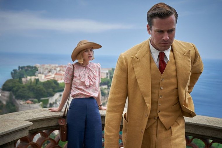 O Alfred Hitchcock στοιχειώνει τη Rebecca του Netflix