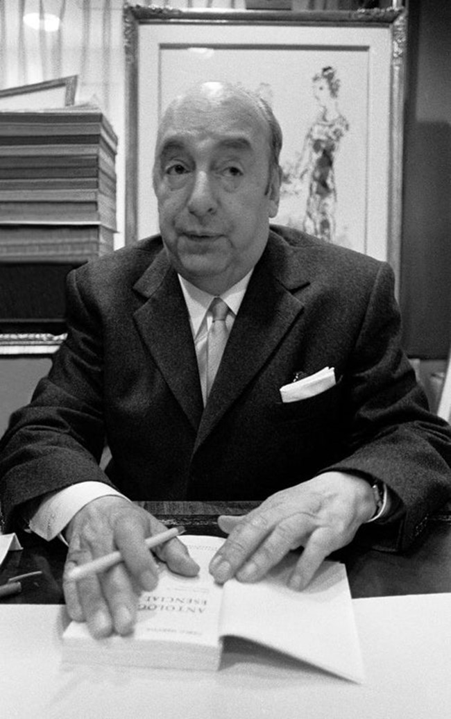 20 ατάκες του Pablo Neruda για να αμφισβητήσεις όσο θες την αγάπη και τη ζωή