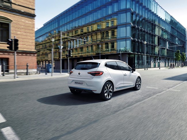 Το νέο Renault Clio Hybrid προσφέρει μέγιστη οικονομία και ασύγκριτη οδηγική απόλαυση