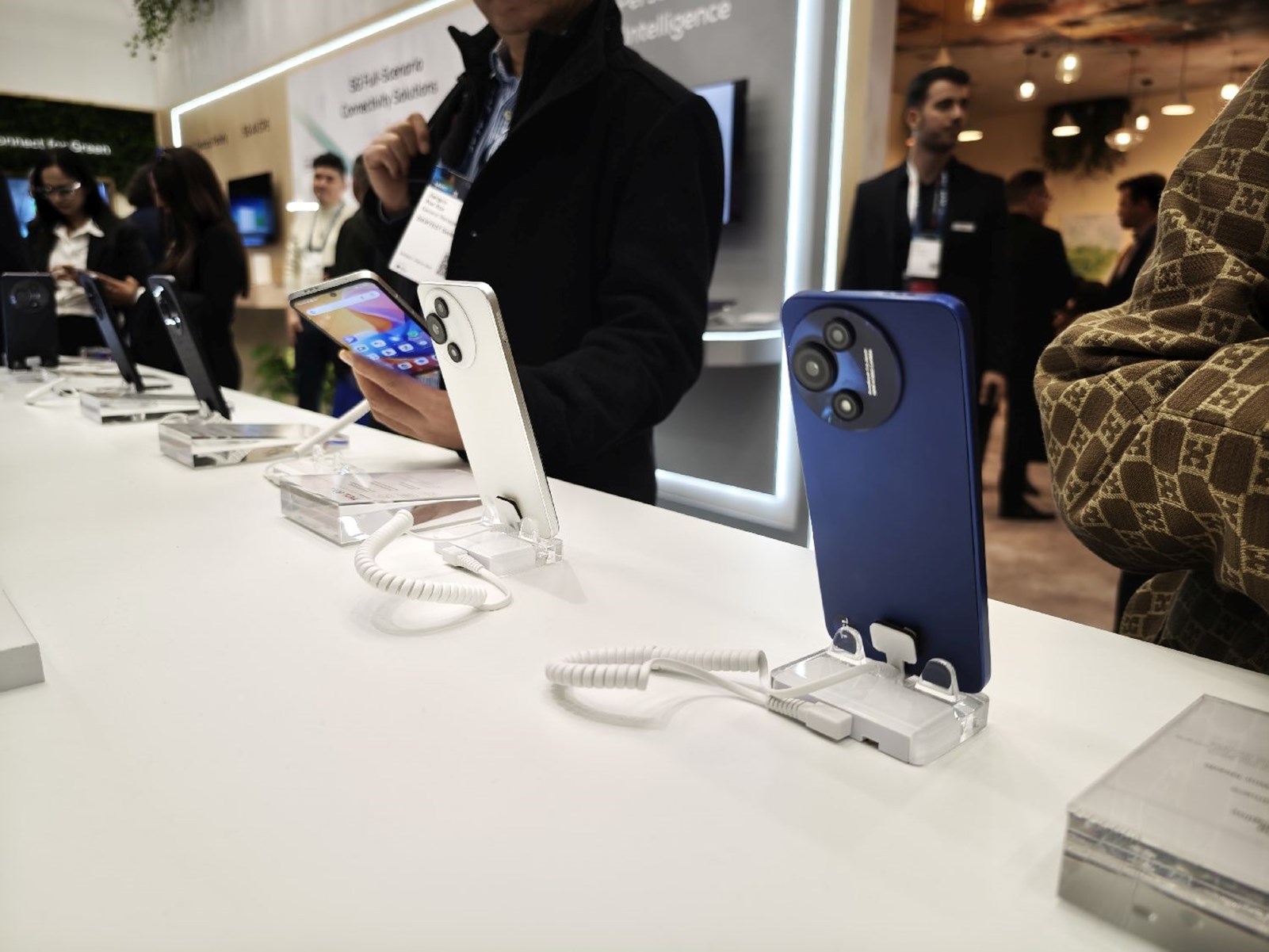 TCL @ MWC 2025