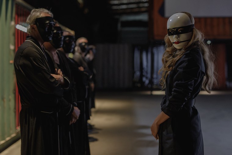 στιγμιότυπο από τη σειρά ο Αθώος