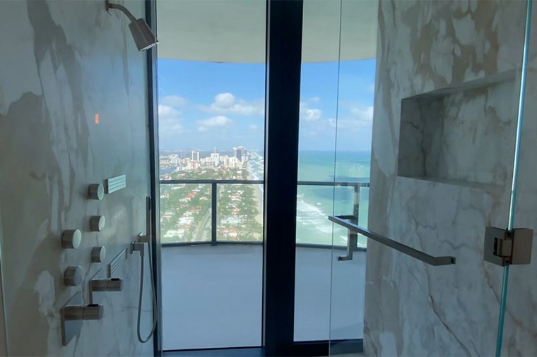 Το μπάνιο του ενός εκατομμυρίου