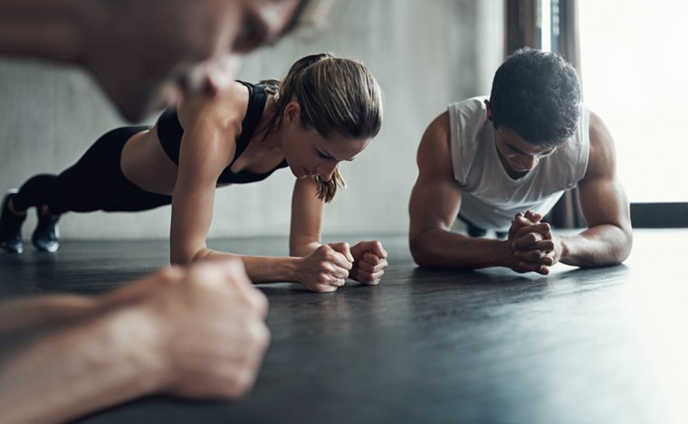 Οι καλύτερες ασκήσεις για να είσαι fit μεγαλώνοντας, σύμφωνα με το Harvard