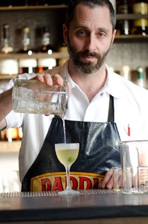 Ο Scott Baird ευχαρίστως θα κερνούσε ένα mezcal τον Paul Newman