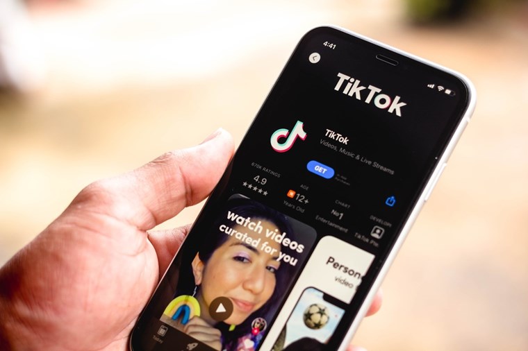 Κι αν το TikTok είναι η νέα πηγή ενημέρωσης;