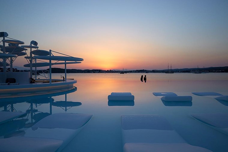 Το Qurio κάνει νοστιμότερο το Nikki Beach