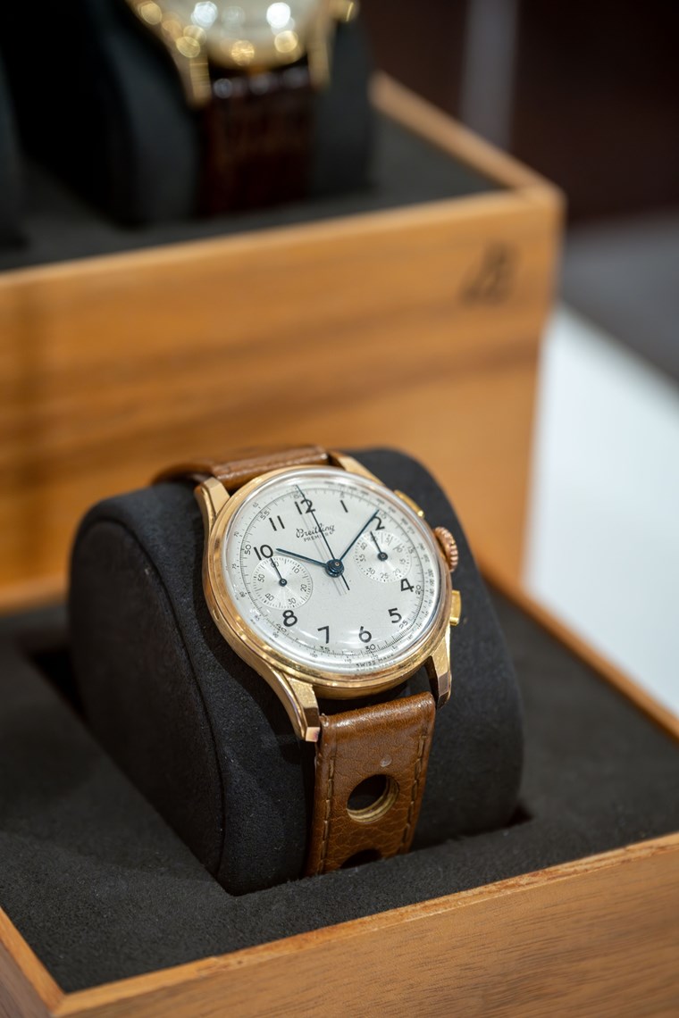 Esquire Townhouse Athens: Ταξίδι στον χρόνο με την Breitling