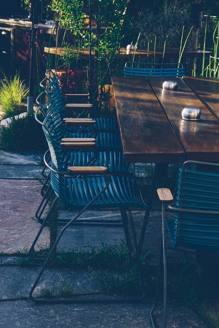 Ο Άγγελος Πεντάρης στο rooftop του The Foundry Suites Athens