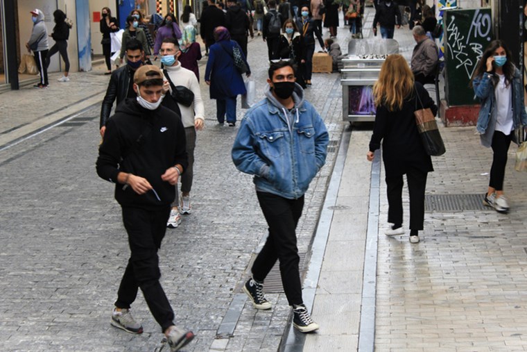 Κορονοϊός: Αδιανόητο νέο ρεκόρ 21.657 κρουσμάτων