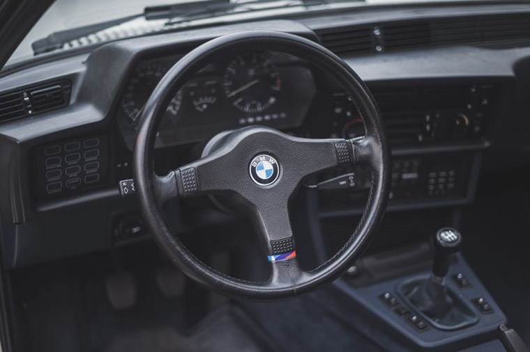 Η BMW 635 CSi του Sean Connery μόλις βρήκε νέο γκαράζ