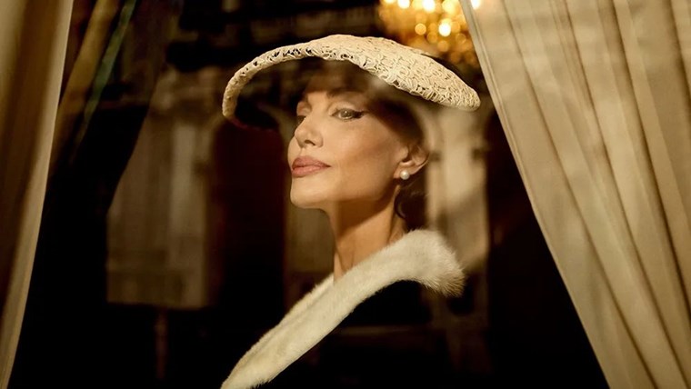 Angelina Jolie, Μαρία Κάλλας ή κάτι άλλο;