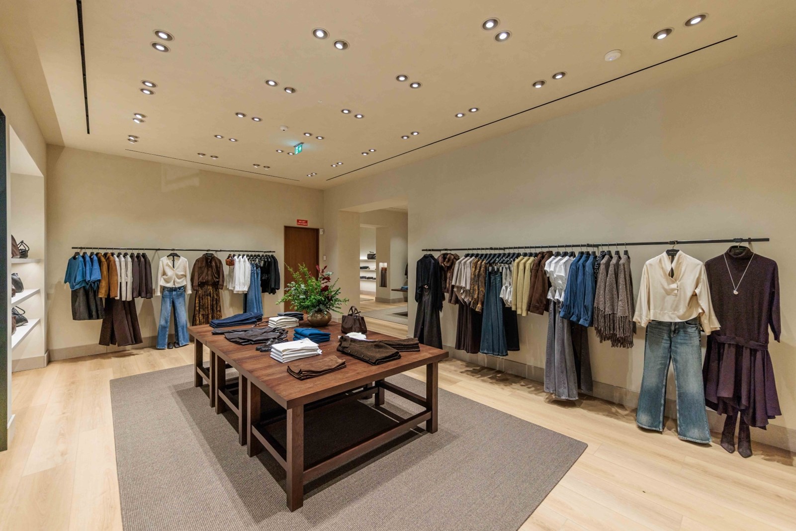 Massimo Duti: Νέο κατάστημα, νέα εμπειρία στον Πειραιά