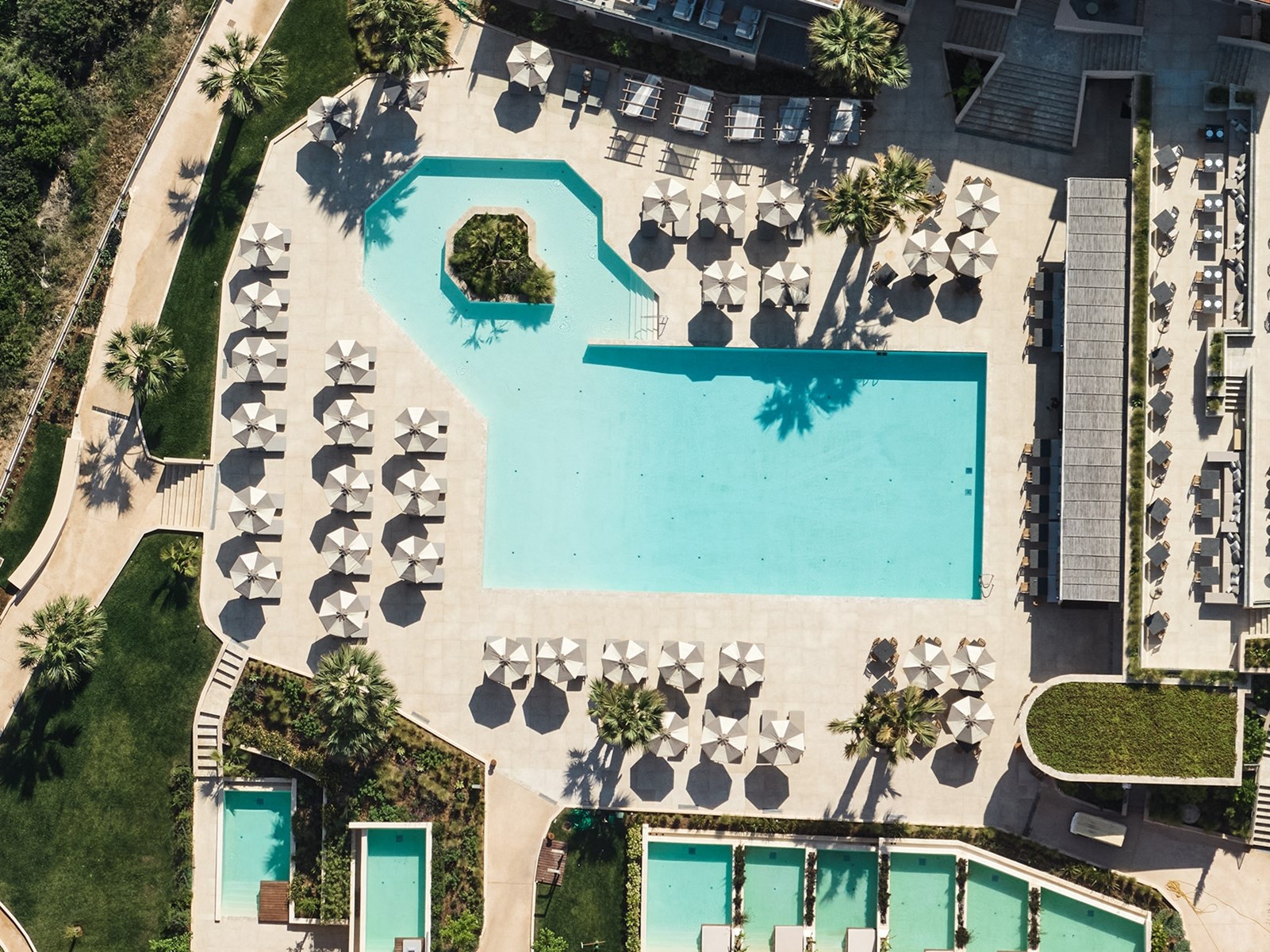 MERAVIA: To νέο adults-only καταφύγιο της Leonardo Mediterranean επενδύει στη διακριτική πολυτέλεια της Χαλκιδικής