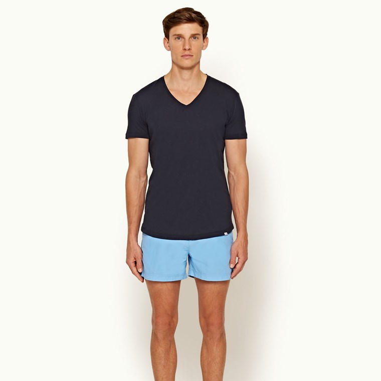 MAN WITH T-SHIRT