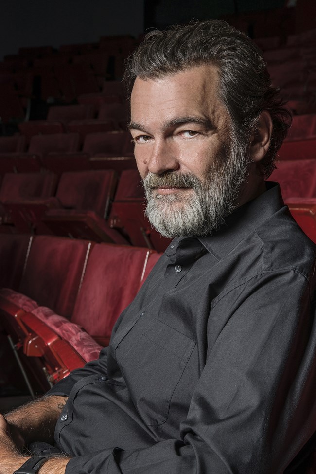 Ο Κωνσταντίνος Καζάκος είναι ένα μεγάλο παιδί