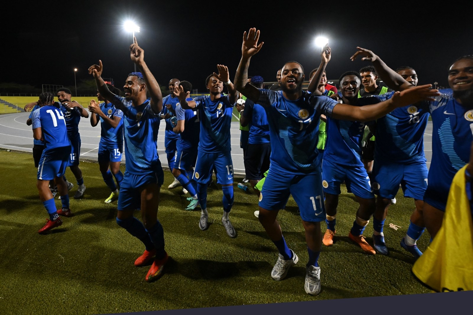 Οι πδοσφαιριστές του Κουρασάο πανηγυρίζουν