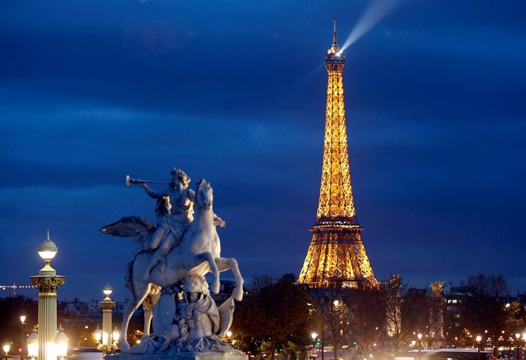 EIFFEL TOWER, PARIS
