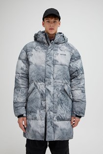 Ο πιο cool τρόπος να ανανεώσεις τη γκαρνταρόμπα σου τα φετινά Χριστούγεννα