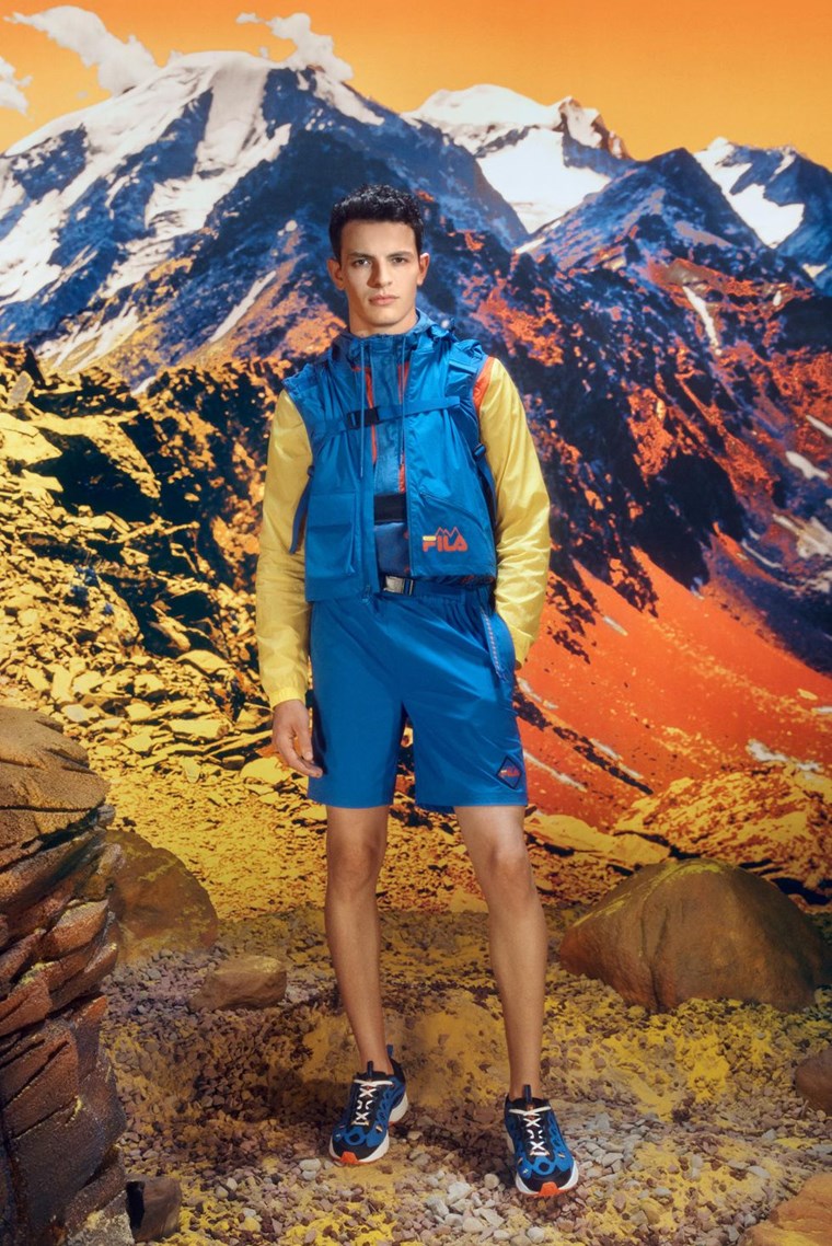 90s outdoor look με τη νέα συλλογή της FILA