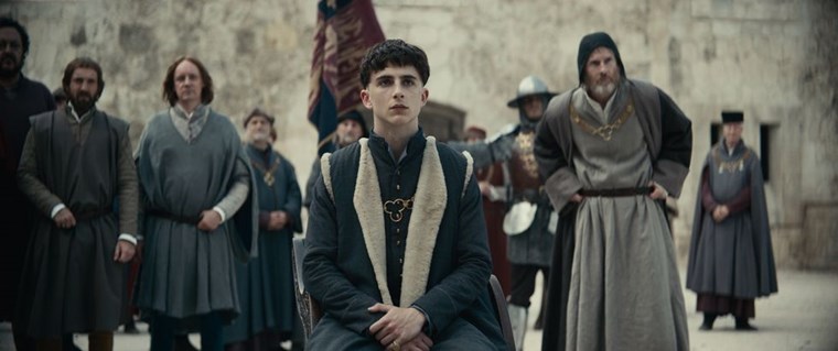 Το bowl cut του Timothée Chalamet ίσως να είναι το κούρεμα της χρονιάς