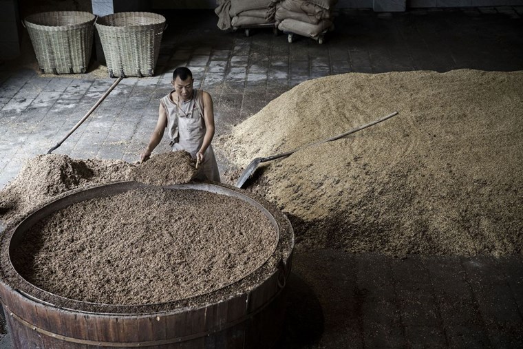 Baijiu, το δημοφιλέστερο ποτό για το οποίο δεν έχεις ακούσει ποτέ