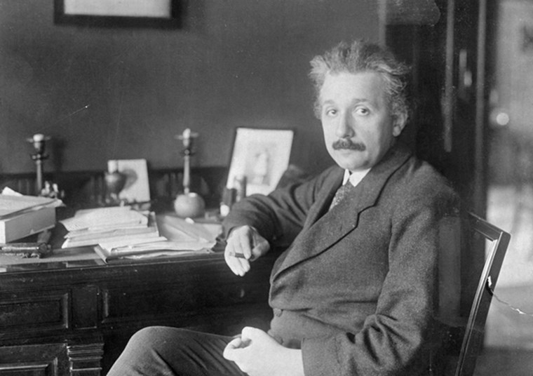 Ο Albert Einstein