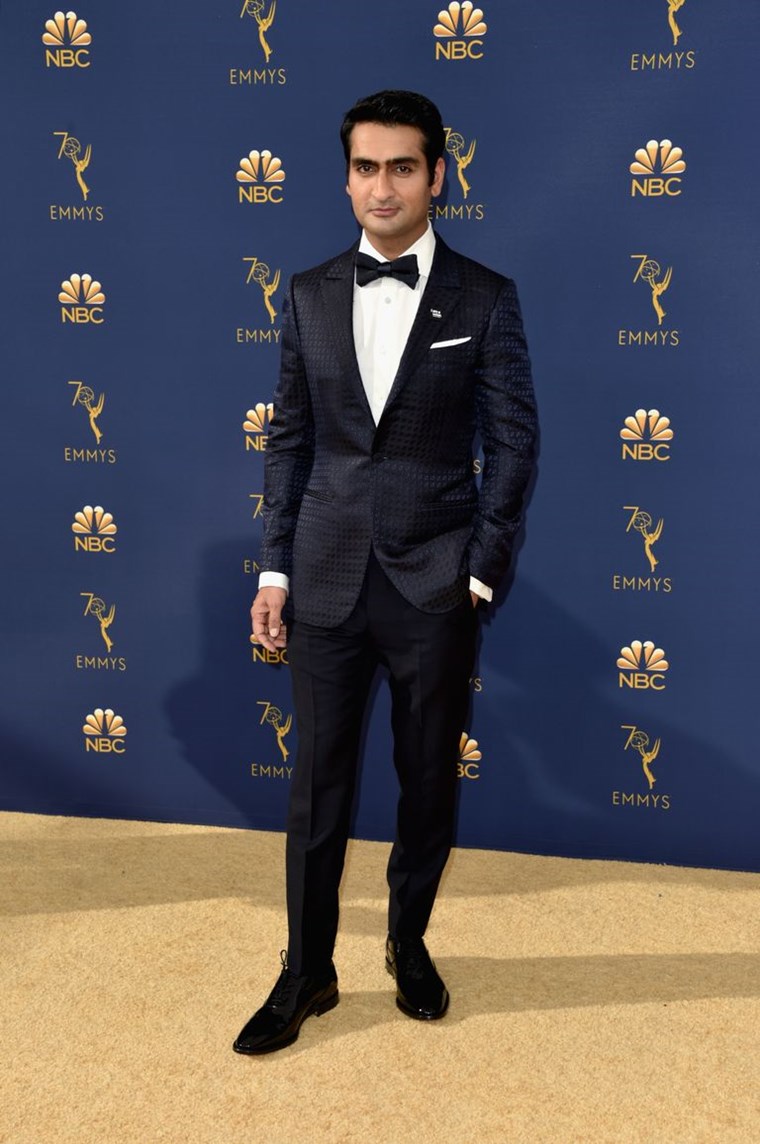 ΚΟΚΚΙΝΟ ΧΑΛΙ ΣΤΥΛ EMMY ΒΡΑΒΕΙΑ