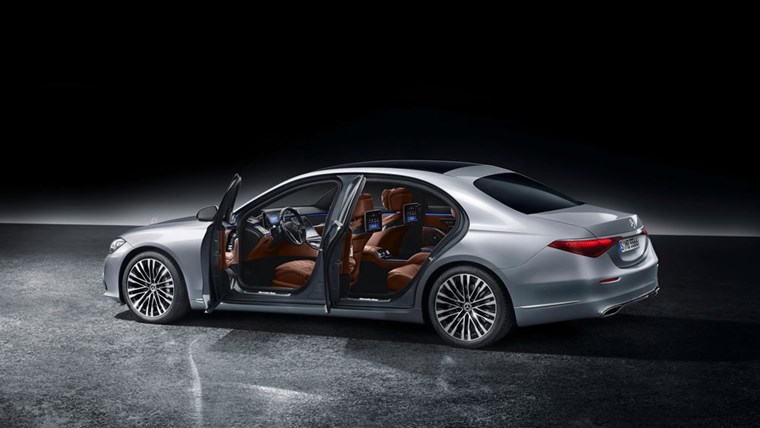Η Mercedes-Benz S-Class είναι πιο επιβλητική από ποτέ