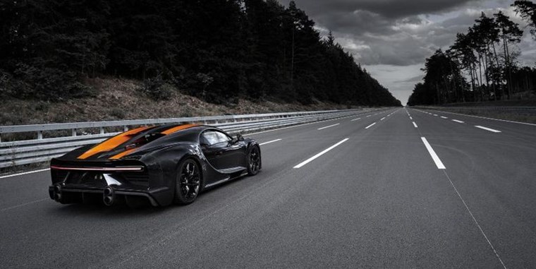 BUGATTI CHIRON 2