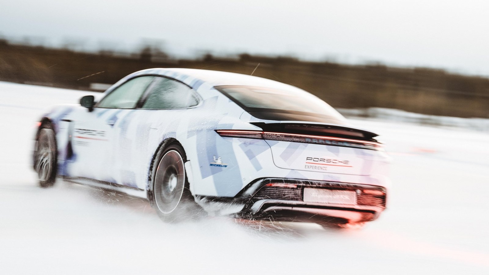 Porsche Taycan ρεκόρ Guinness Drift