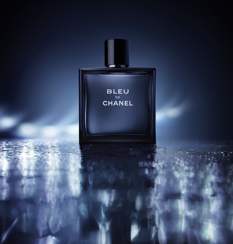 Bleu de Chanel, το αντρικό άρωμα που 'ακτινοβολεί' ελευθερία