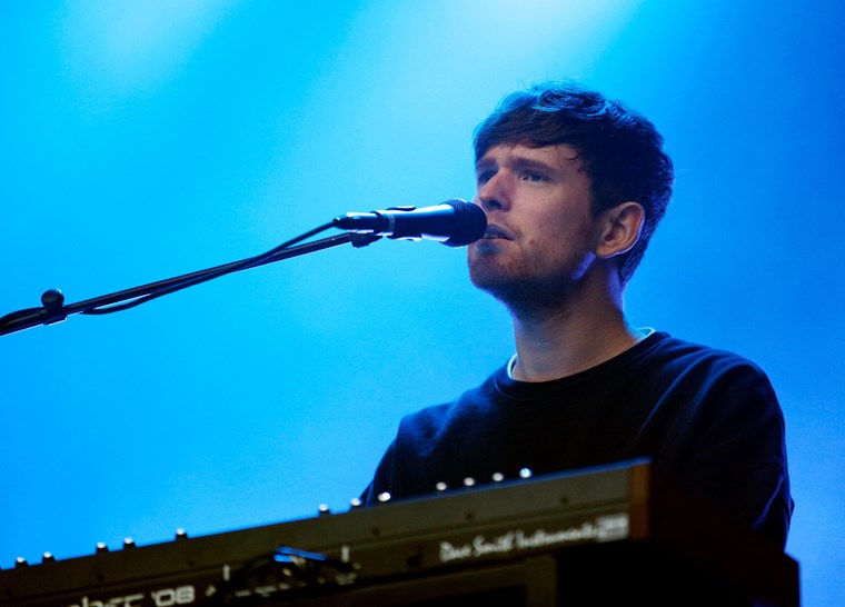 Ο νέος δίσκος του James Blake είναι πιο αισιόδοξος από ό,τι περιμέναμε