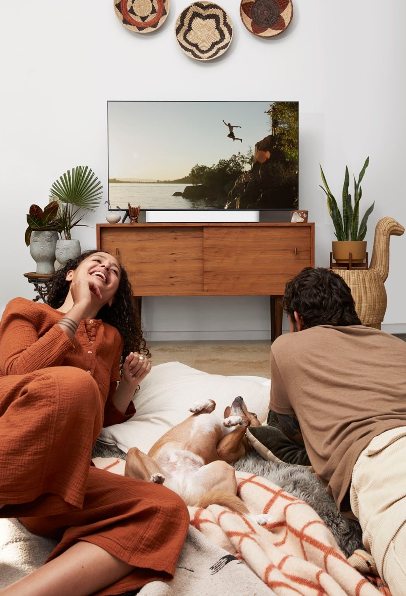 Πώς να στήσεις ένα πραγματικό home theater στο σαλόνι σου