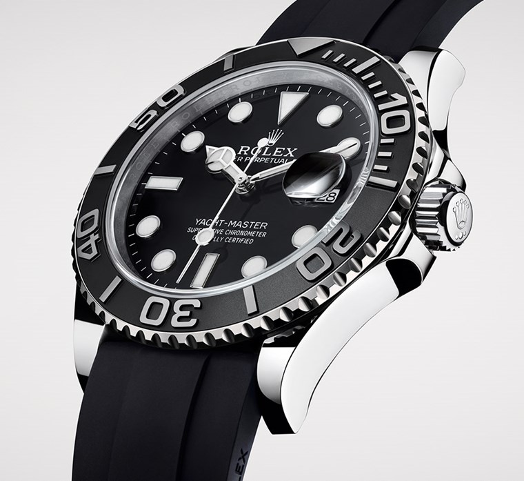 Back to black με το Yacht-Master 42 της Rolex