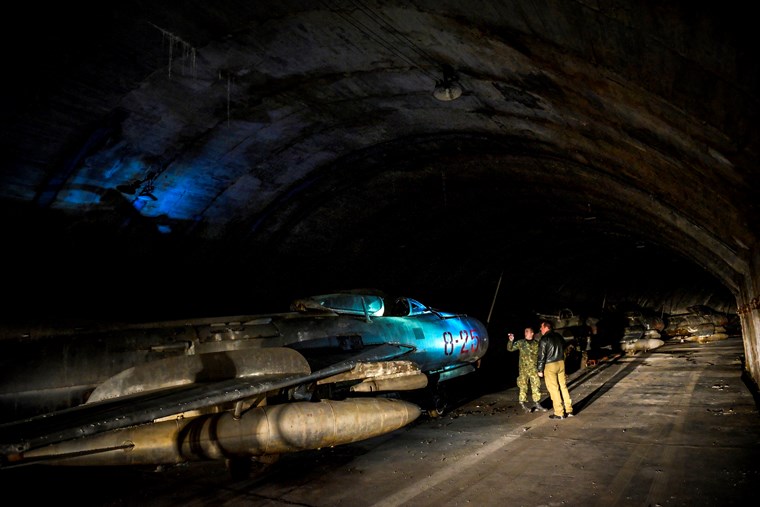 Στο νεκροταφείο των μαχητικών jets της Αλβανίας