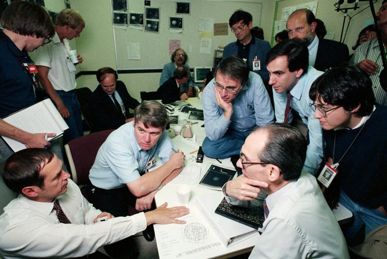 To 2022 όλοι θέλουν να πάνε στη Σελήνη. Αλλά γιατί;