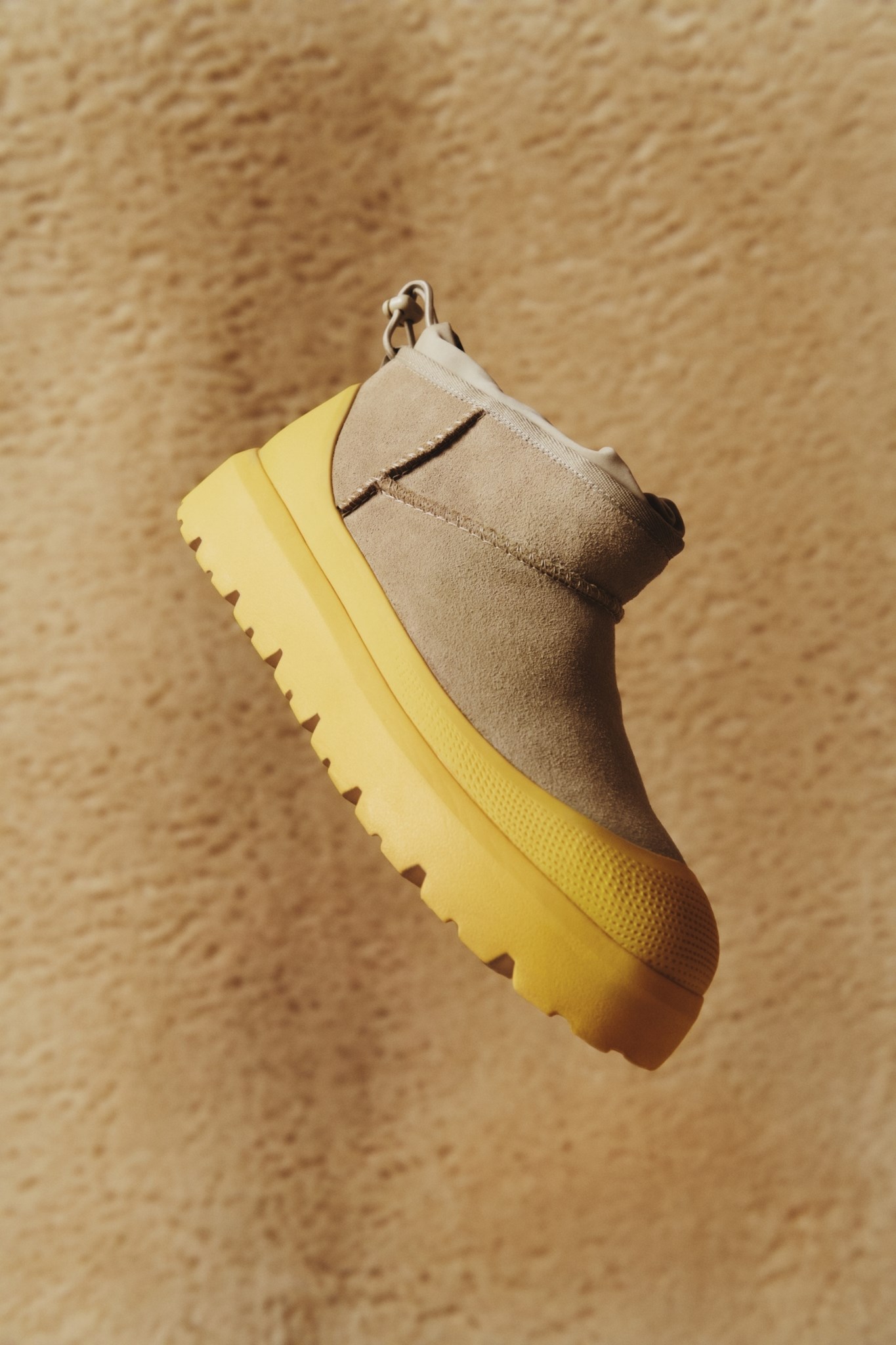 UGG FW25: Όταν το Iconic Feeling συναντά το σύγχρονο ανδρικό στιλ με τον Central Cee