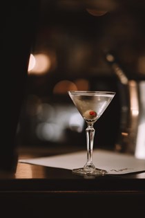 Έτσι χτίστηκε η αθηναϊκή μπαρ κουλτούρα