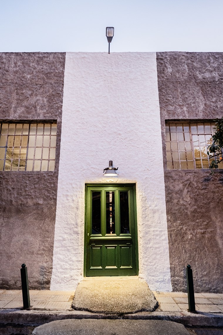 LINE ATHENS ΚΑΤΩ ΠΕΤΡΑΛΩΝΑ 8