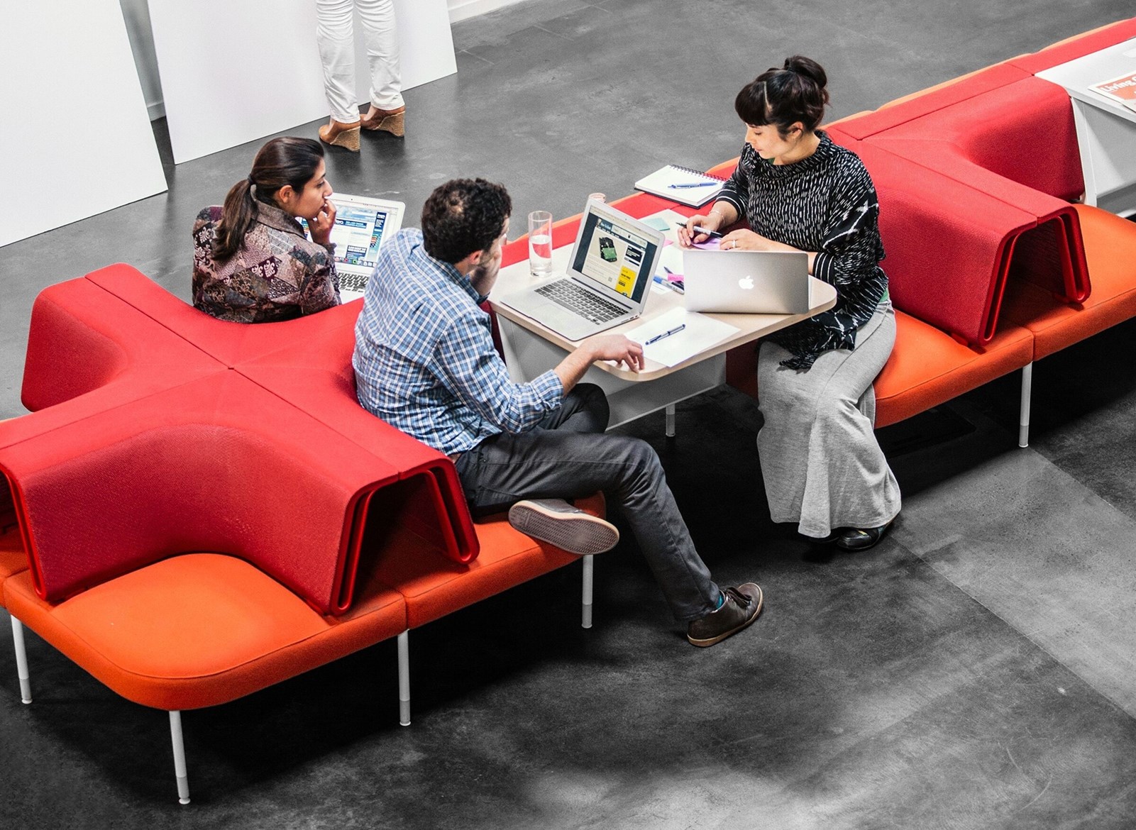 Επαναπροσδιορίζοντας τον σύγχρονο χώρο εργασίας: 3 σημεία 'κλειδιά' για την ευημερία των εργαζομένων