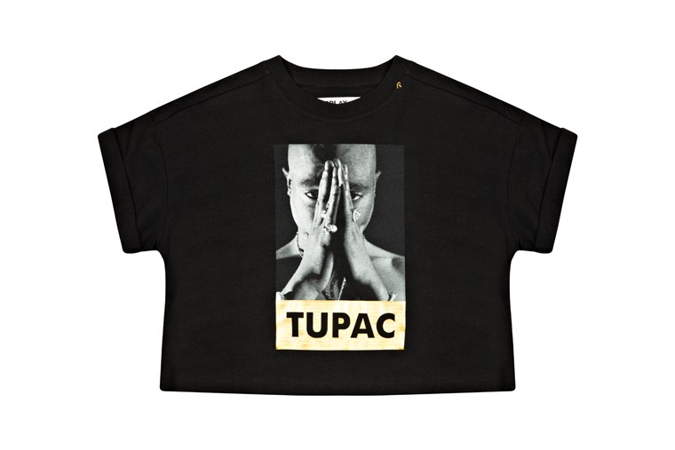 Η Replay αποτίει φόρο τιμής στον 2Pac