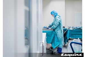 Eπιστήμονας θεράπευσε τον εαυτό της από καρκίνο με ιούς που ανέπτυξε σε εργαστήριο